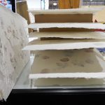 Lavorazione album in carta di cotone con fiori interno avorio cm. 23x30 - 50 fogli